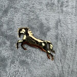 Carlton Ridge Gold Horse Pin